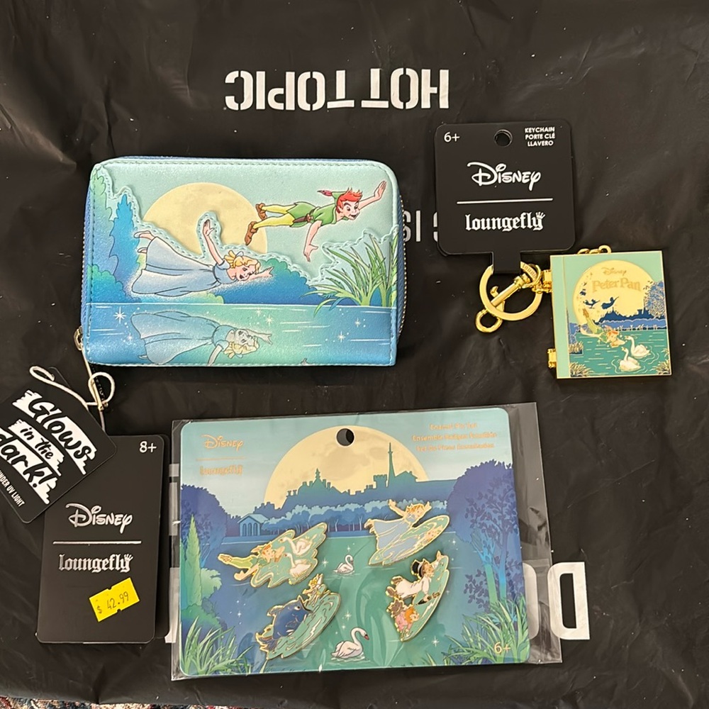 PETERPAN LOUNGEFLY BUNDLE